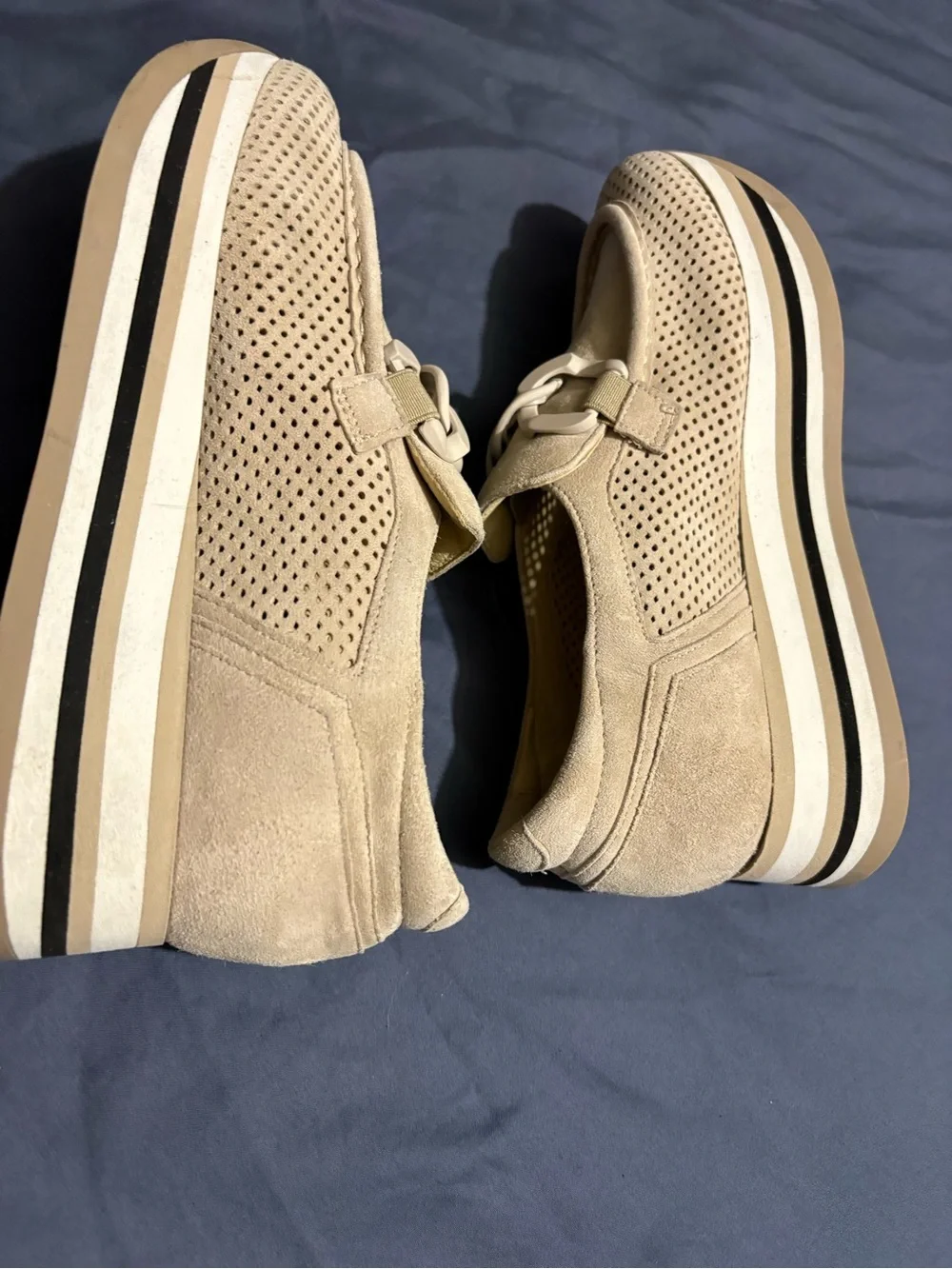NWT SOFTWAVES Beige Suede Perforated Loafers with Chain Accent size; 7 for women